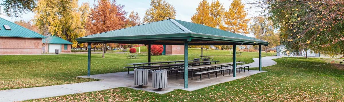 veterans park shelter in the fall